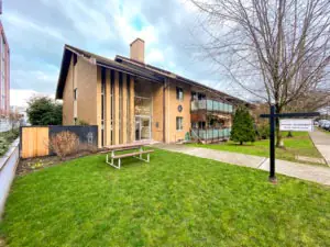 Exterior photo of Mount Pleasant